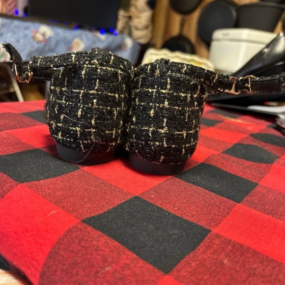 Target Black and Gold Women's Flats - Picture 8 of 10